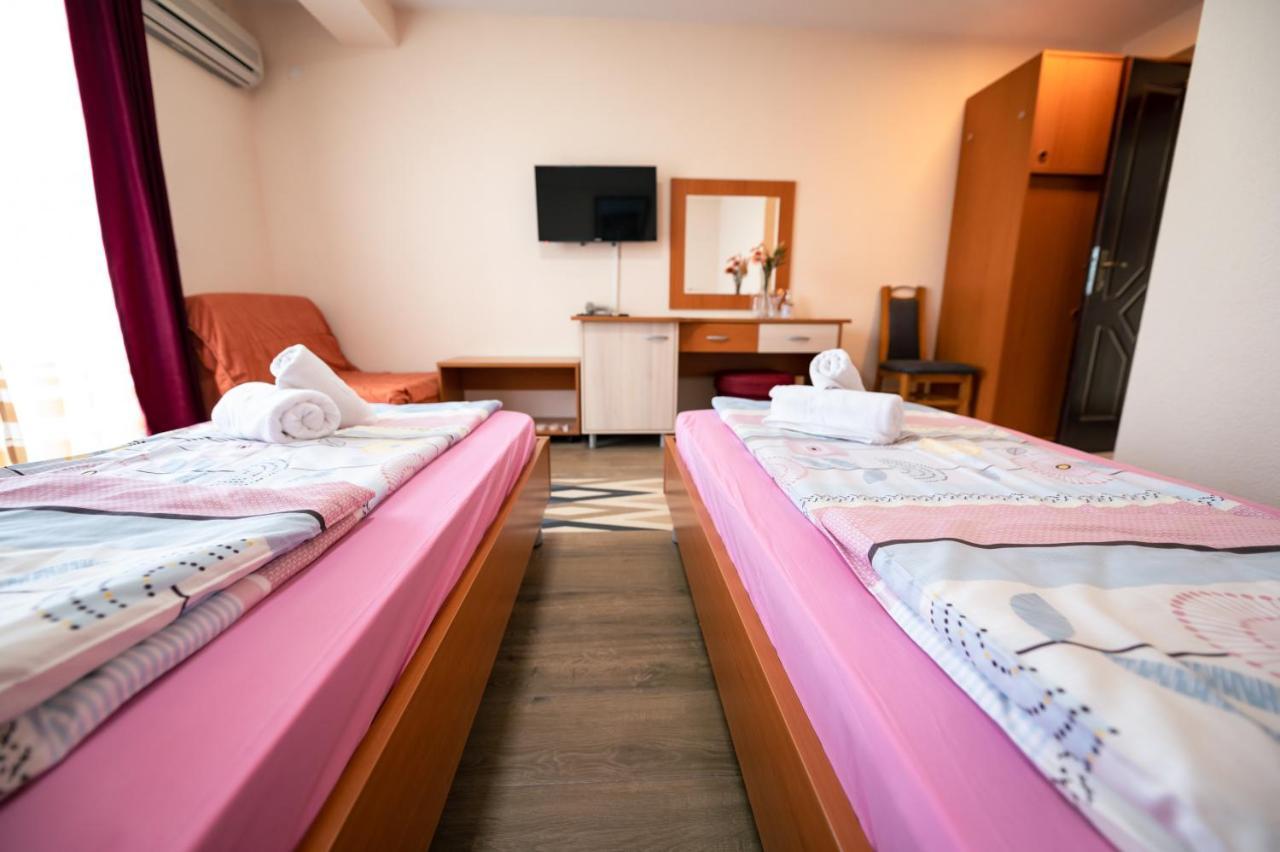 Hotel Holiday-M Ohrid Exteriör bild