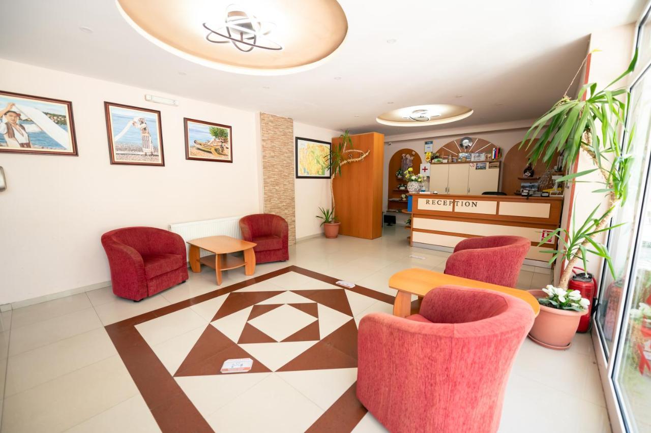 Hotel Holiday-M Ohrid Exteriör bild