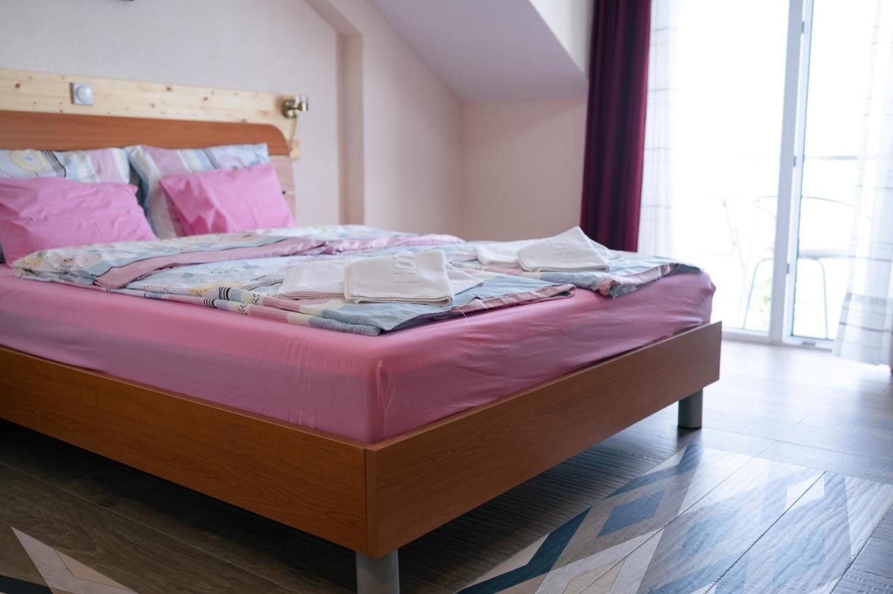 Hotel Holiday-M Ohrid Exteriör bild