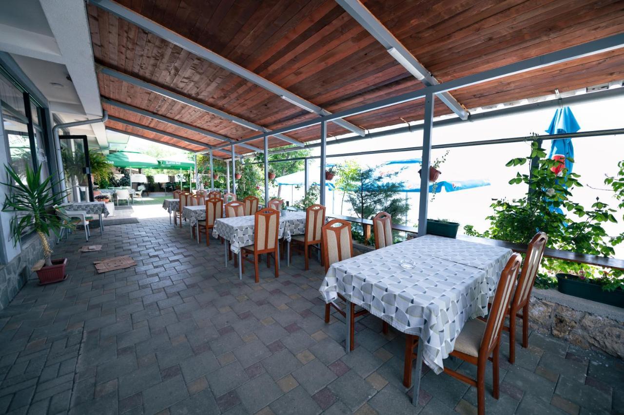 Hotel Holiday-M Ohrid Exteriör bild