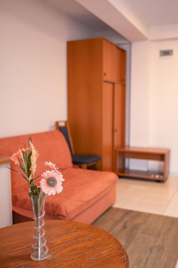 Hotel Holiday-M Ohrid Exteriör bild