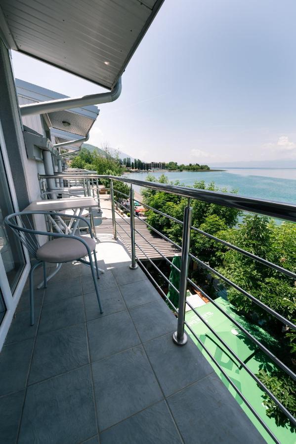 Hotel Holiday-M Ohrid Exteriör bild