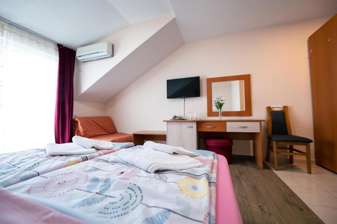 Hotel Holiday-M Ohrid Exteriör bild